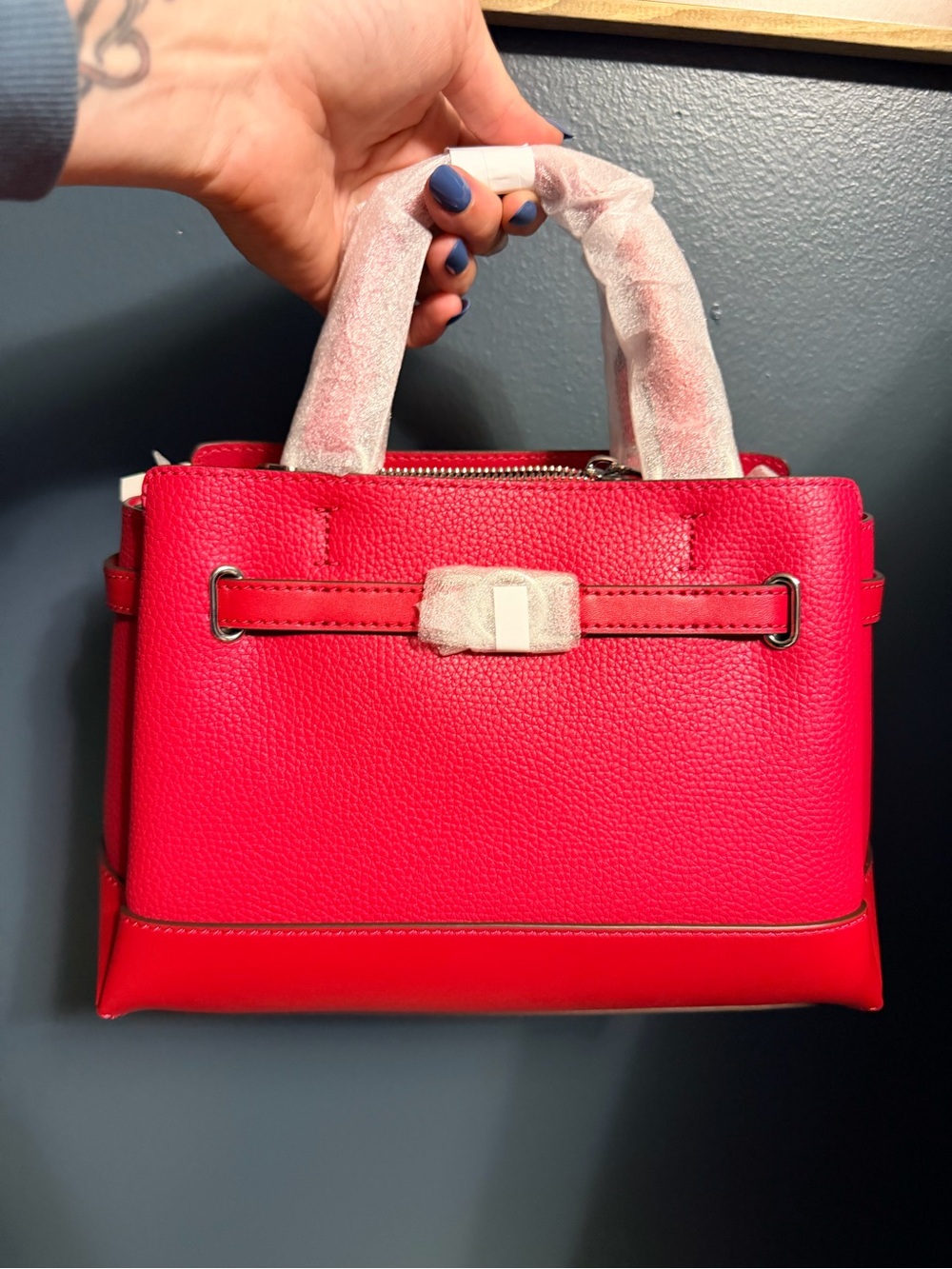 NWT Michael Kors Reed Small Pebbled Leather Satchel in Dark Raspberry - Picture 4 of 8